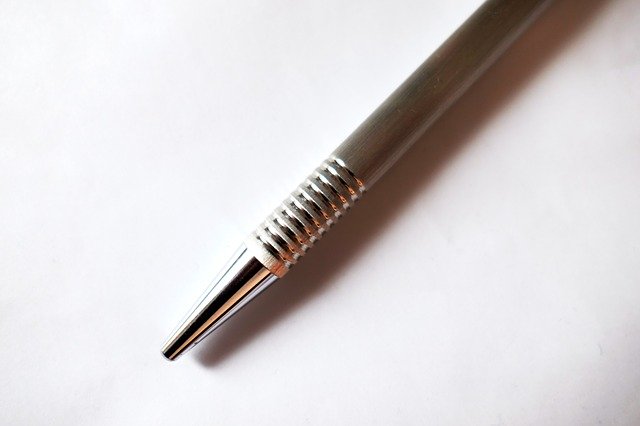 年賀状にボールペンは使える おすすめのペンの選び方を紹介 葬儀屋さん