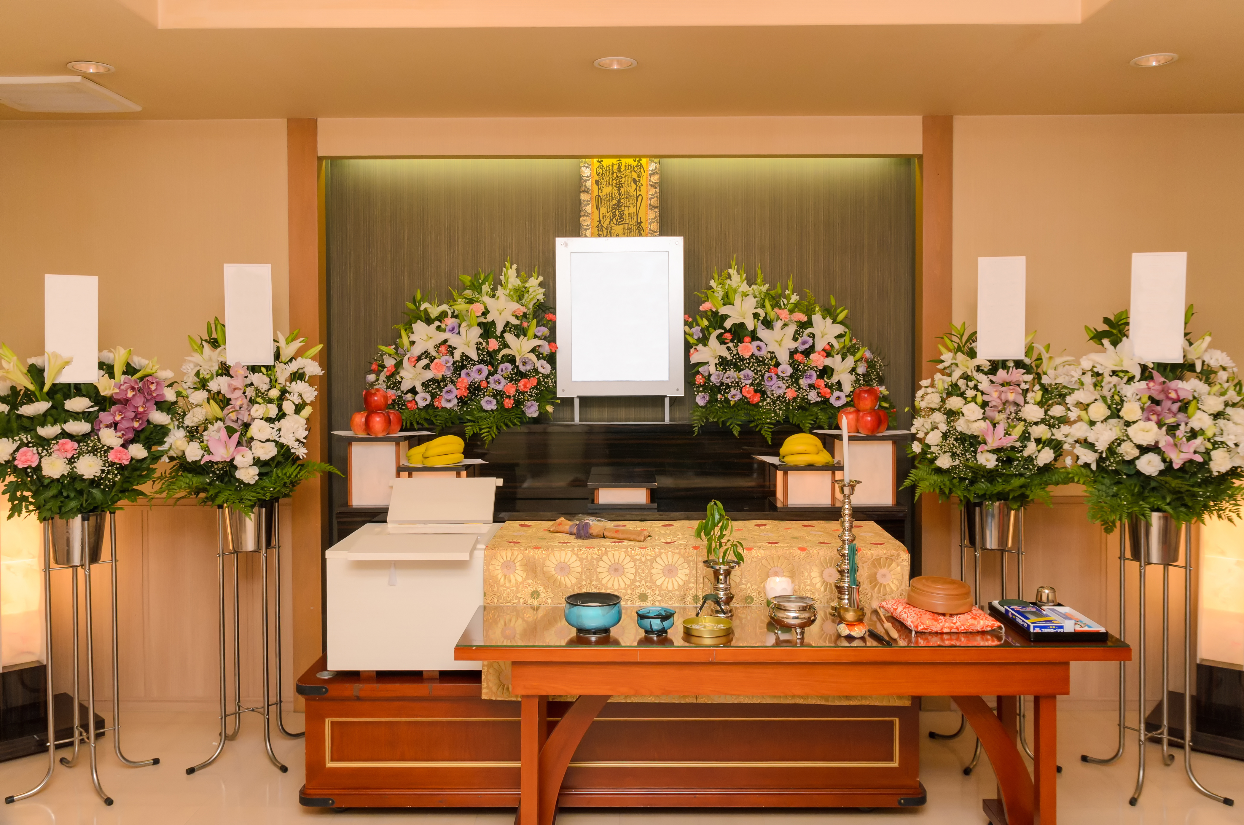 葬儀で使う 参列 列席 の違いとは 参列の流れやマナーまとめ 葬儀屋さん