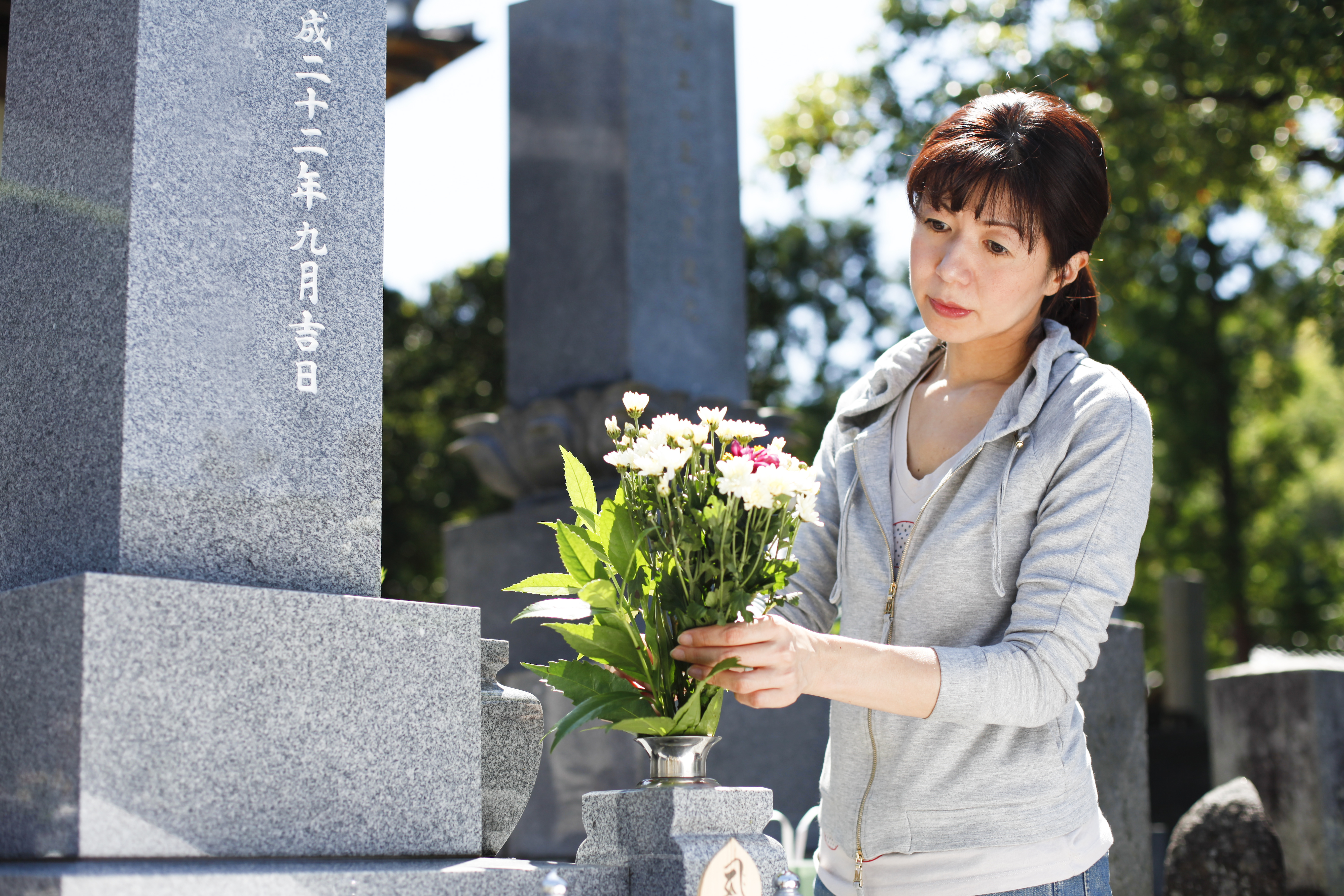 彼岸やお盆 命日などお墓参りに必要な持ち物について徹底解説 葬儀屋さん 彼岸やお盆 命日などお墓参りに必要な持ち物について徹底解説 葬儀屋さん